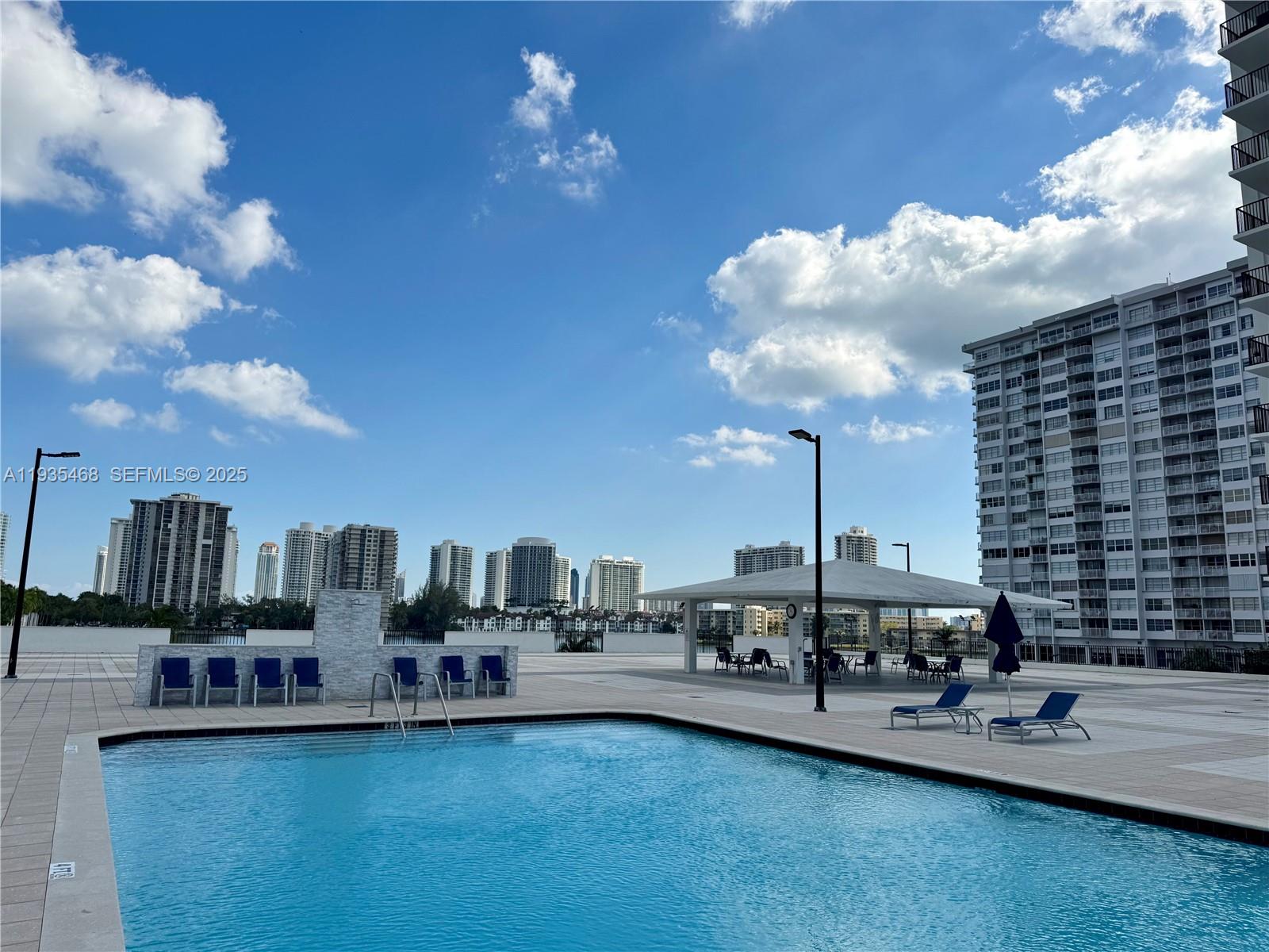 COMMODORE PLAZA CONDO - Residential