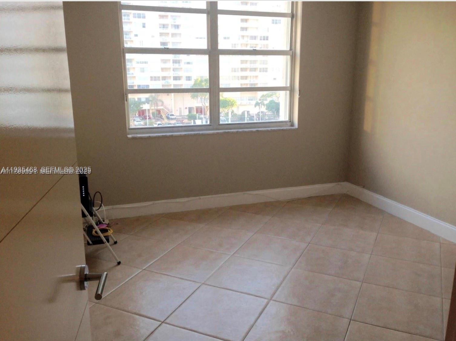 COMMODORE PLAZA CONDO - Residential