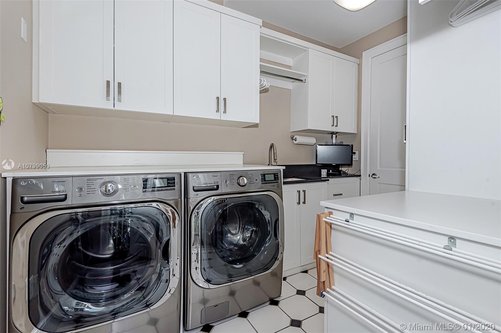 HOLIDAY COLONY - Residential