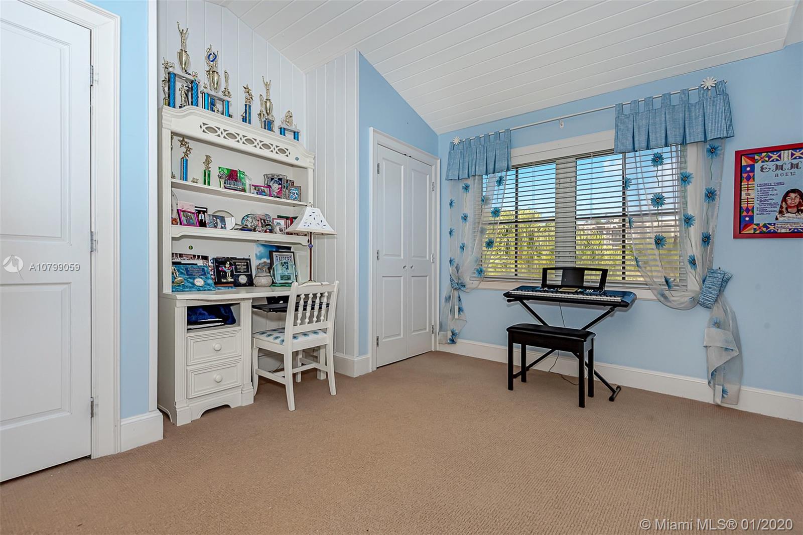 HOLIDAY COLONY - Residential