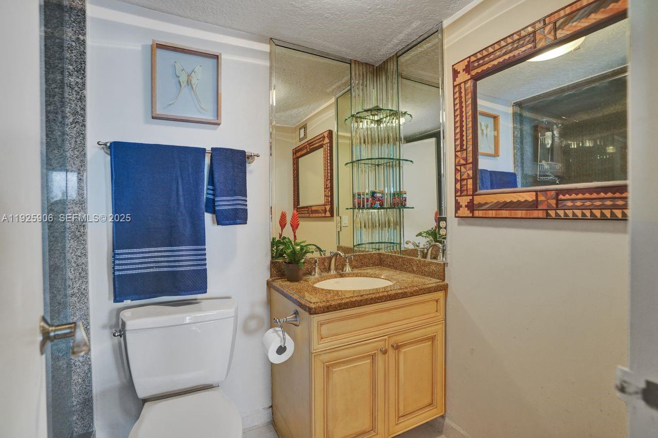 BAYVIEW TERR CONDO - Residential