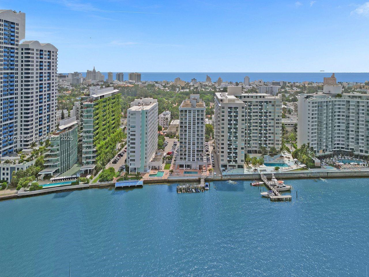 BAYVIEW TERR CONDO - Residential