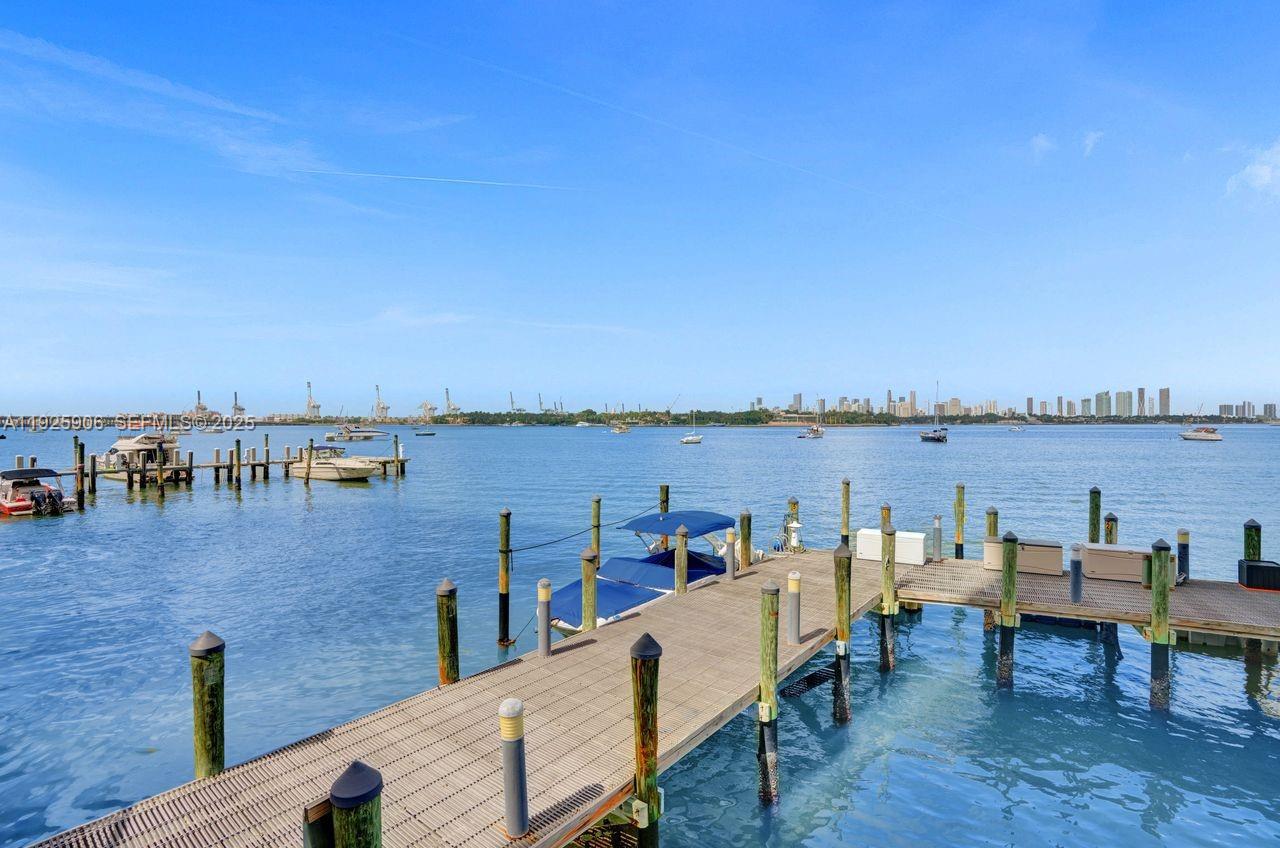 BAYVIEW TERR CONDO - Residential