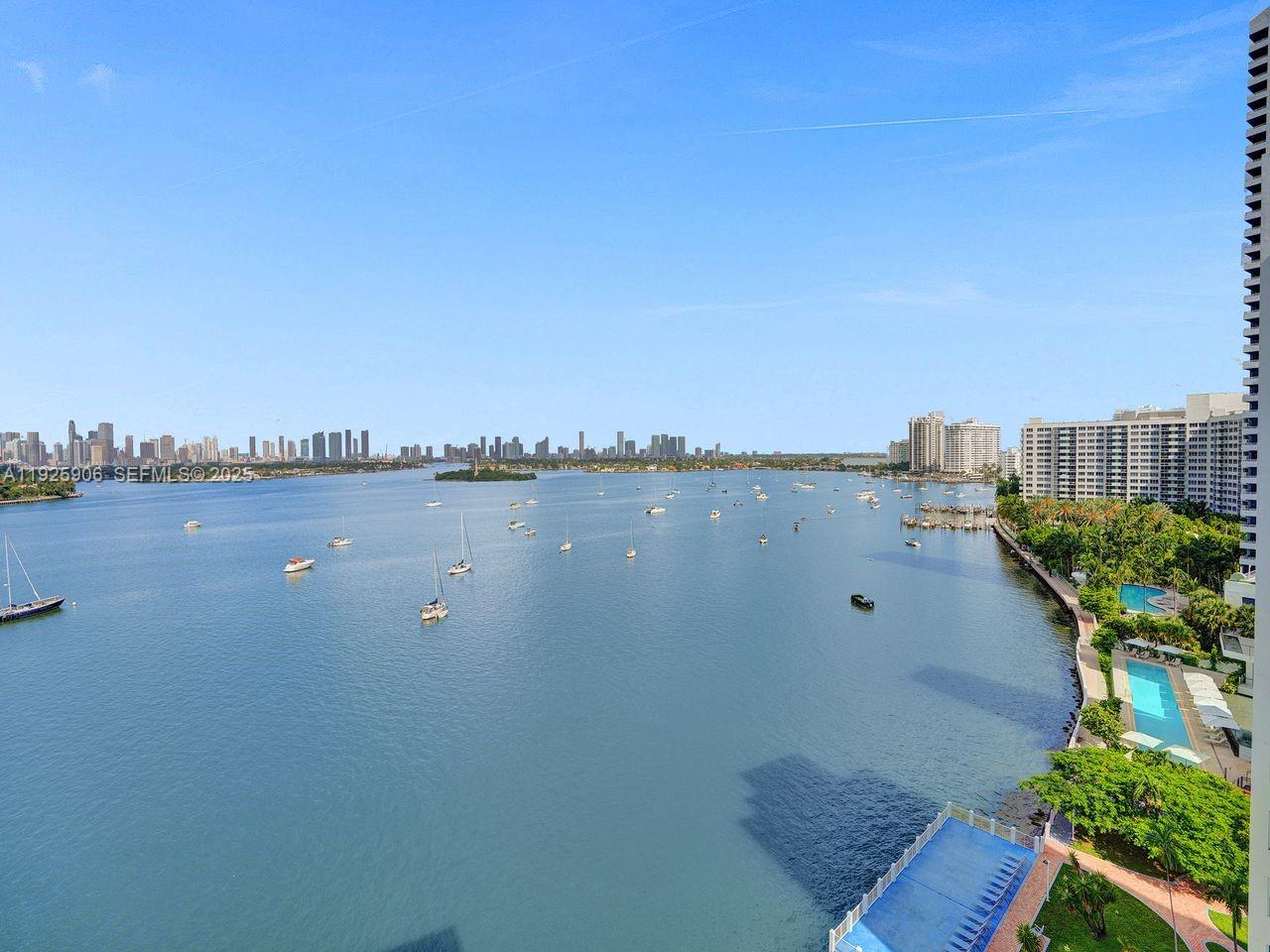 BAYVIEW TERR CONDO - Residential