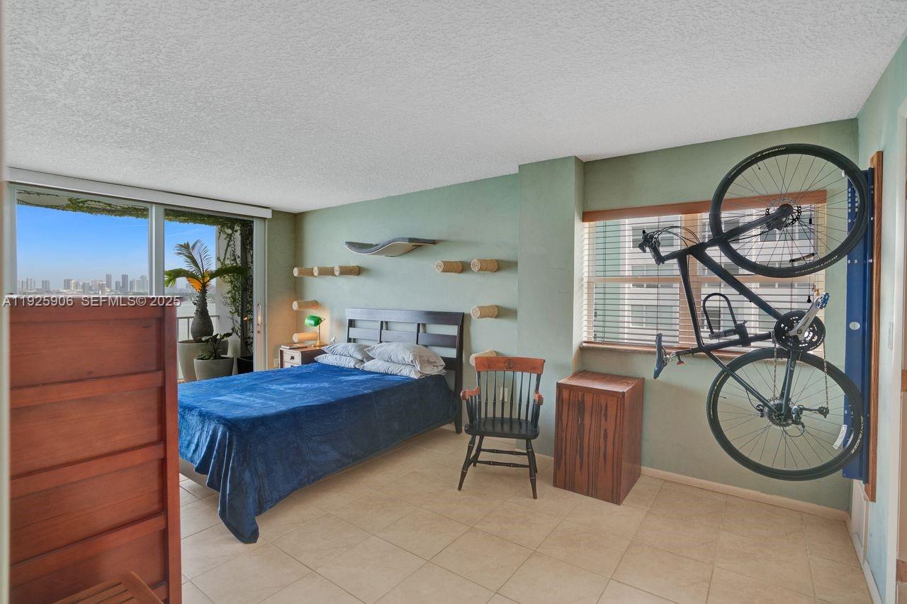 BAYVIEW TERR CONDO - Residential