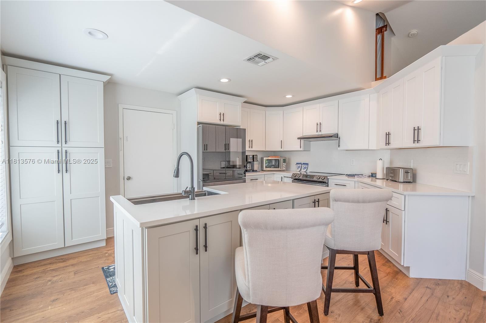 2675 Oak Park Cir