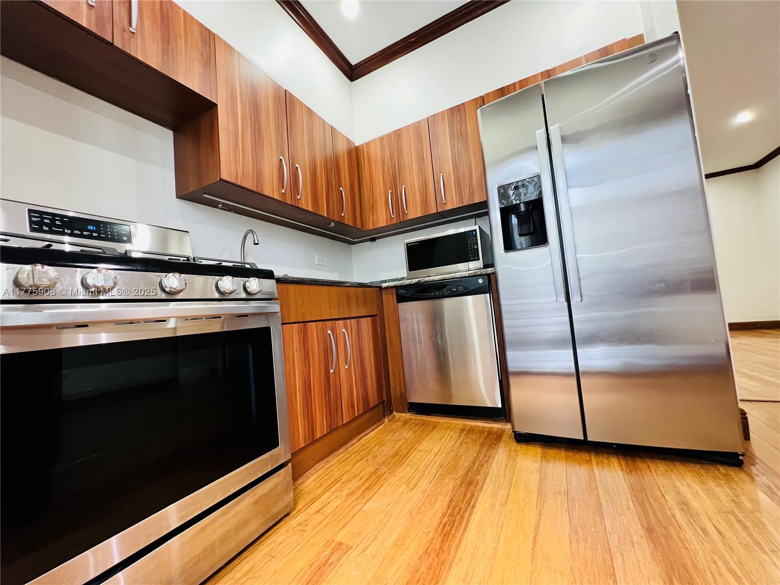 LINCOLN TERRACE SUB - Residential Lease