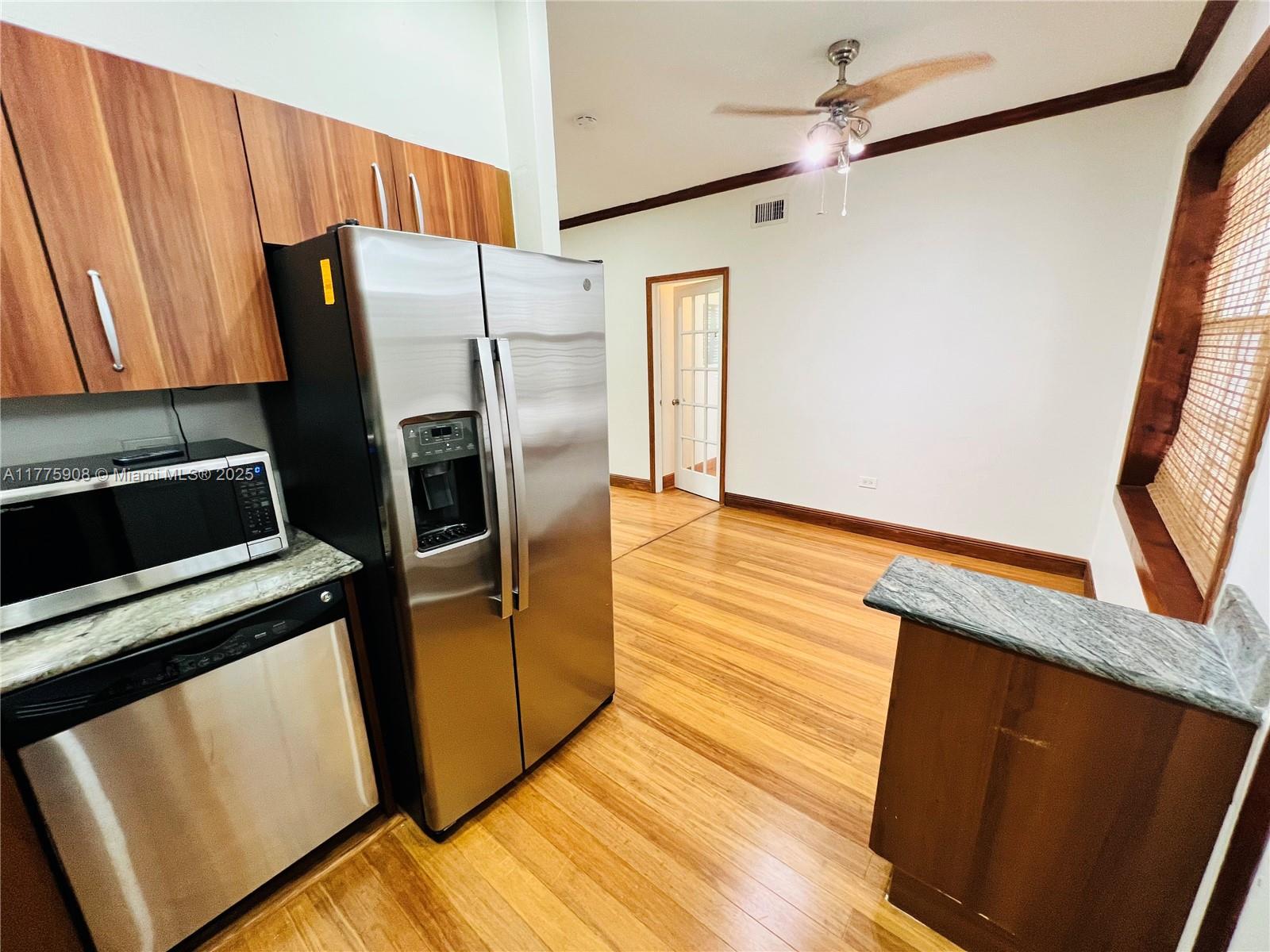 LINCOLN TERRACE SUB - Residential Lease