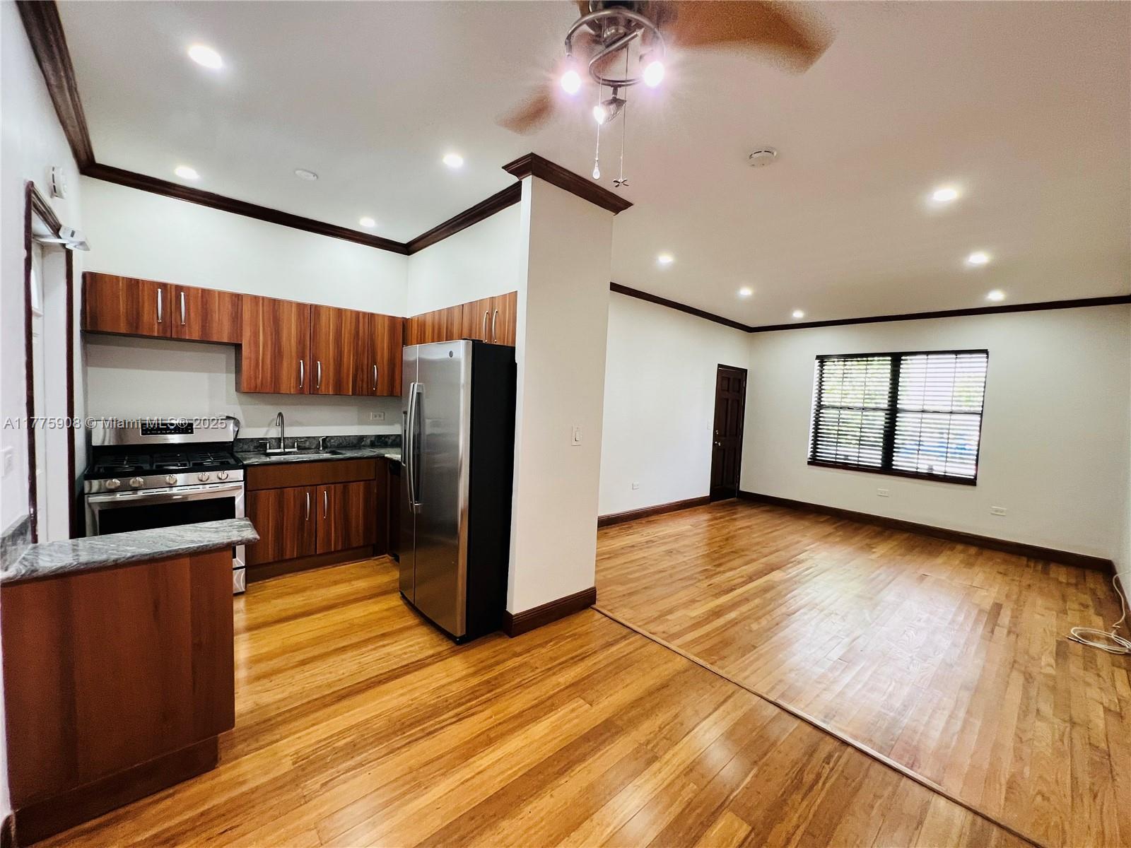 LINCOLN TERRACE SUB - Residential Lease