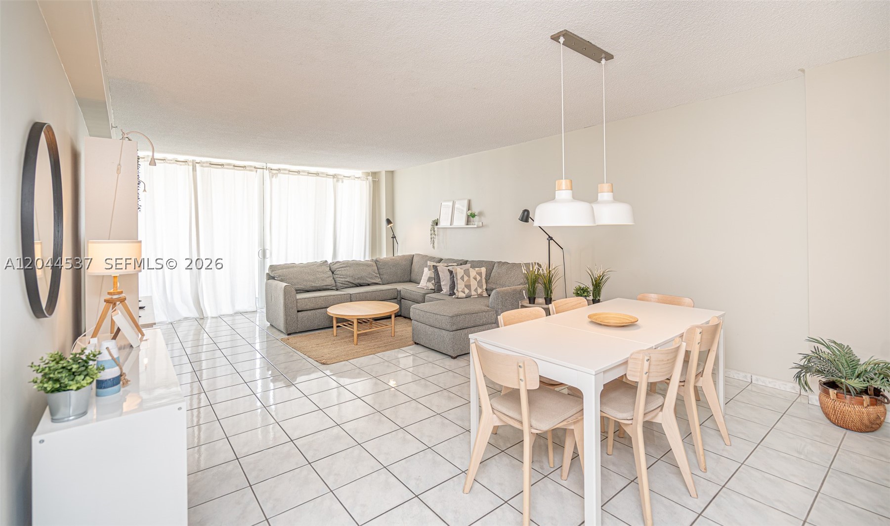 5601 Collins Ave 1517