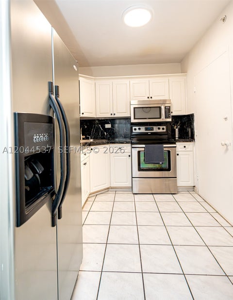 Tiny photo for 5601 Collins Ave #1517, Miami Beach, FL 33140 (MLS # A12044537)