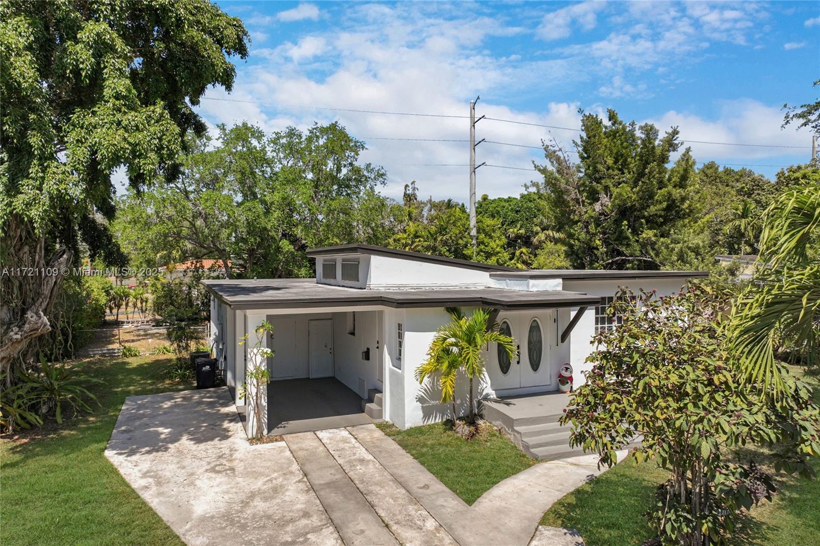 571 Raven Ave