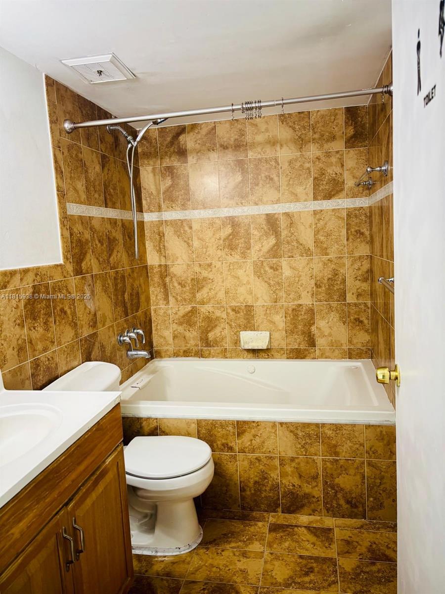CORAL TOWERS CONDO - Residential