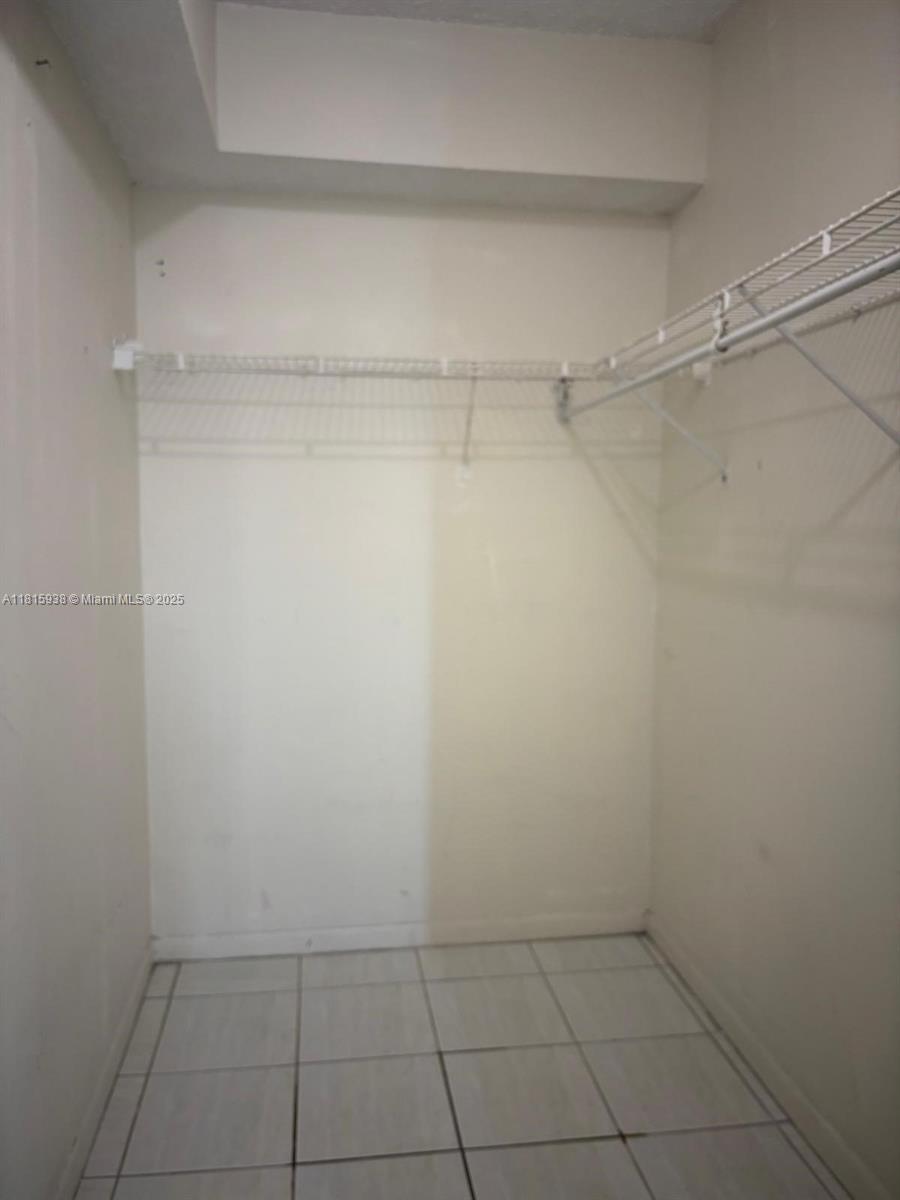 CORAL TOWERS CONDO - Residential