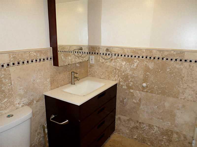 ROYAL TOWNHOMES 156-28 B - Residential Lease