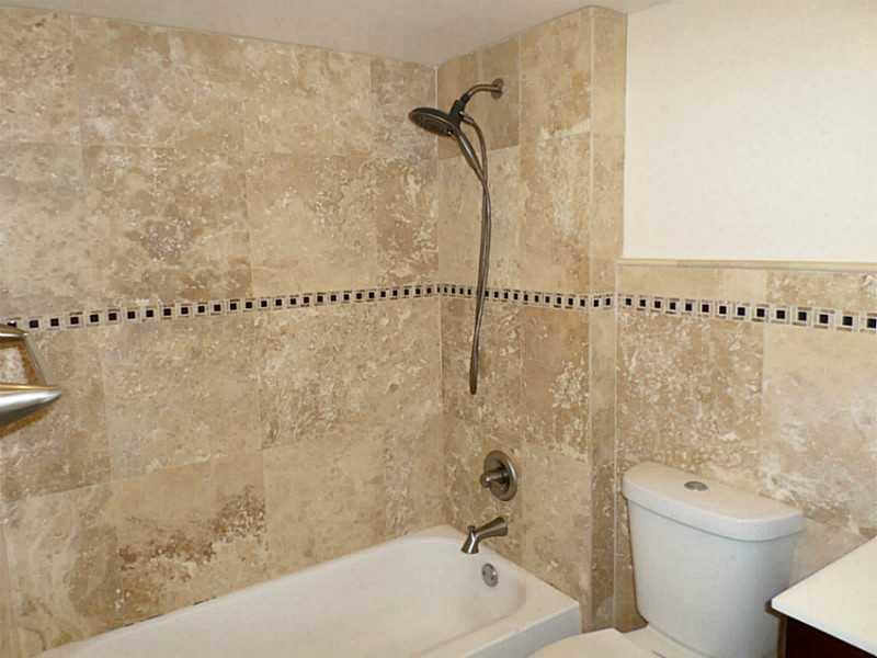 ROYAL TOWNHOMES 156-28 B - Residential Lease