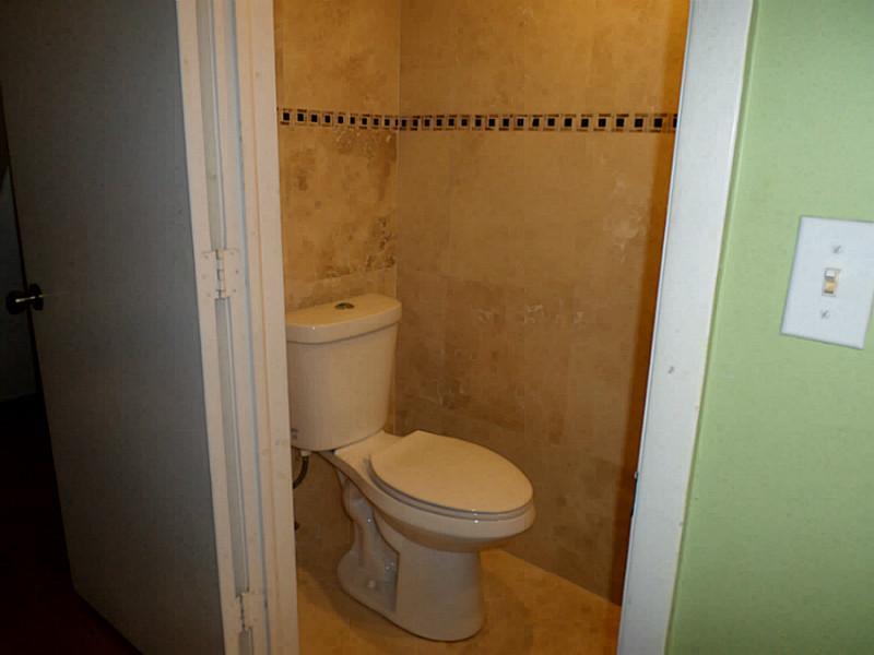 ROYAL TOWNHOMES 156-28 B - Residential Lease