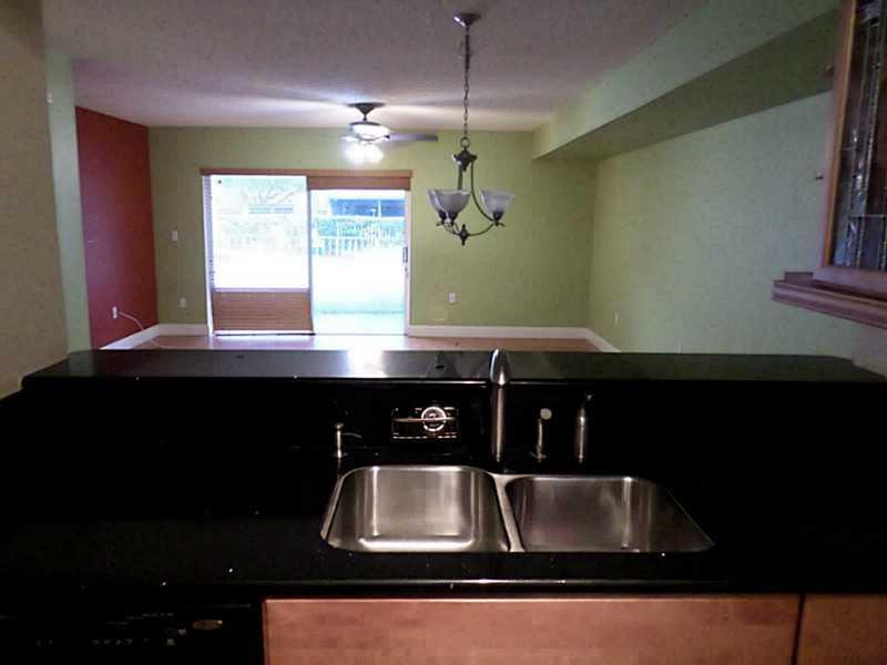 ROYAL TOWNHOMES 156-28 B - Residential Lease