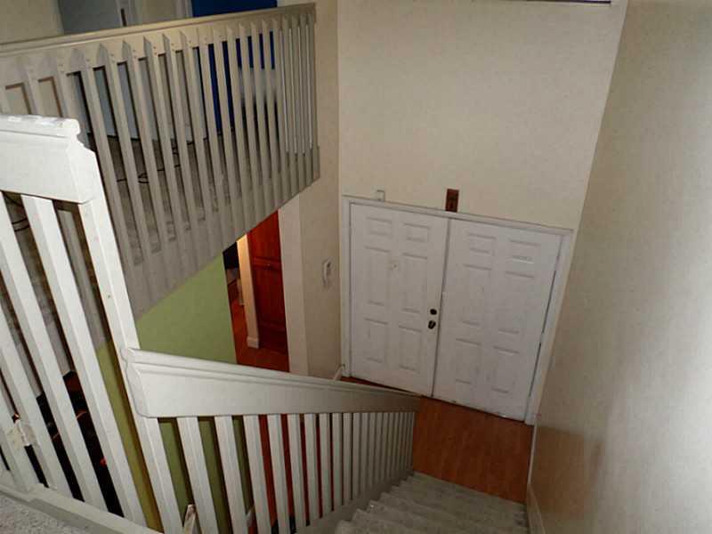 ROYAL TOWNHOMES 156-28 B - Residential Lease