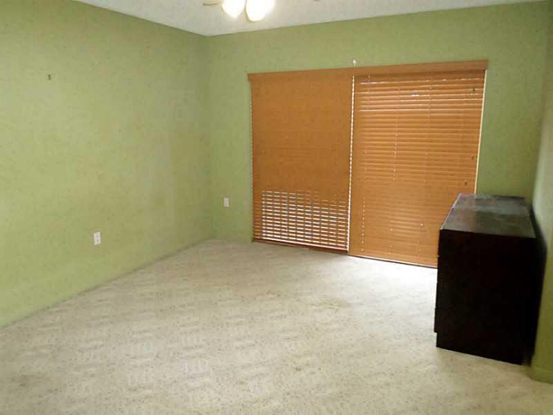 ROYAL TOWNHOMES 156-28 B - Residential Lease