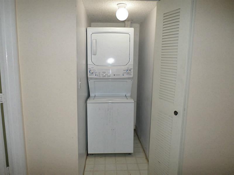 ROYAL TOWNHOMES 156-28 B - Residential Lease