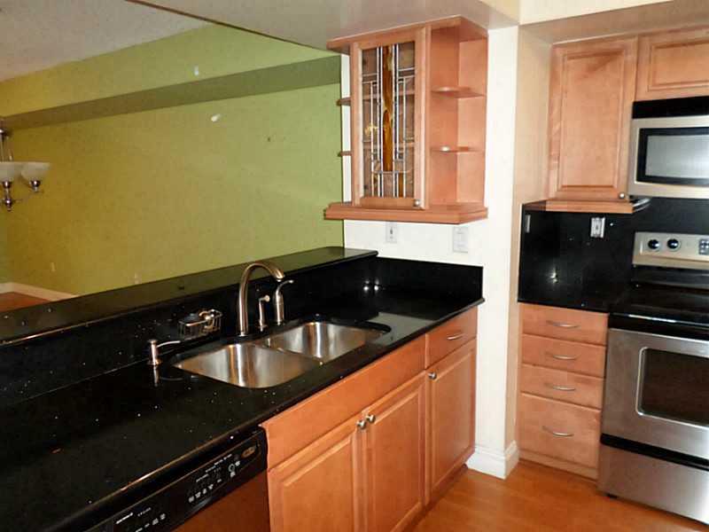 ROYAL TOWNHOMES 156-28 B - Residential Lease