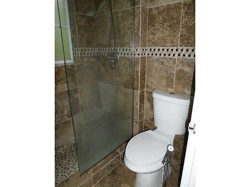 ROYAL TOWNHOMES 156-28 B - Residential Lease