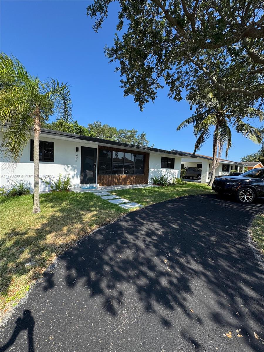 Property for Sale at 421 Sw 11th Ave, Hallandale Beach, Broward County, Florida - Bedrooms: 2 
Bathrooms: 1  - $490,000