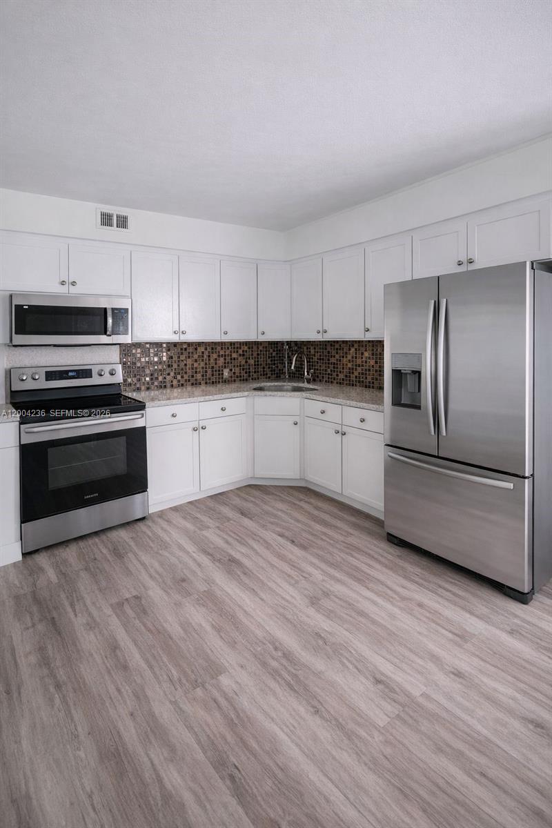 ROYAL BAHAMIAN EAST CONDO - Residential Lease