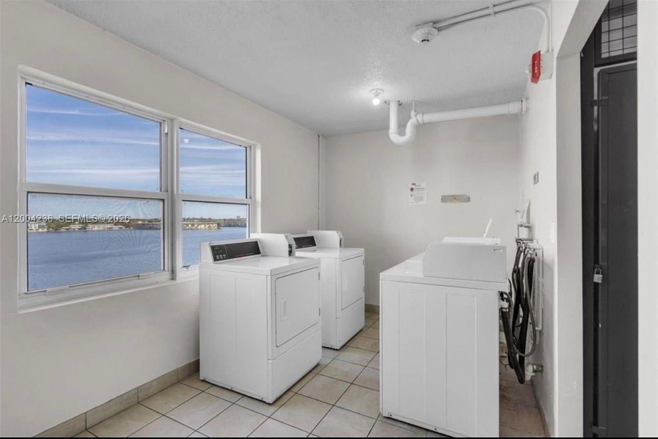 ROYAL BAHAMIAN EAST CONDO - Residential Lease