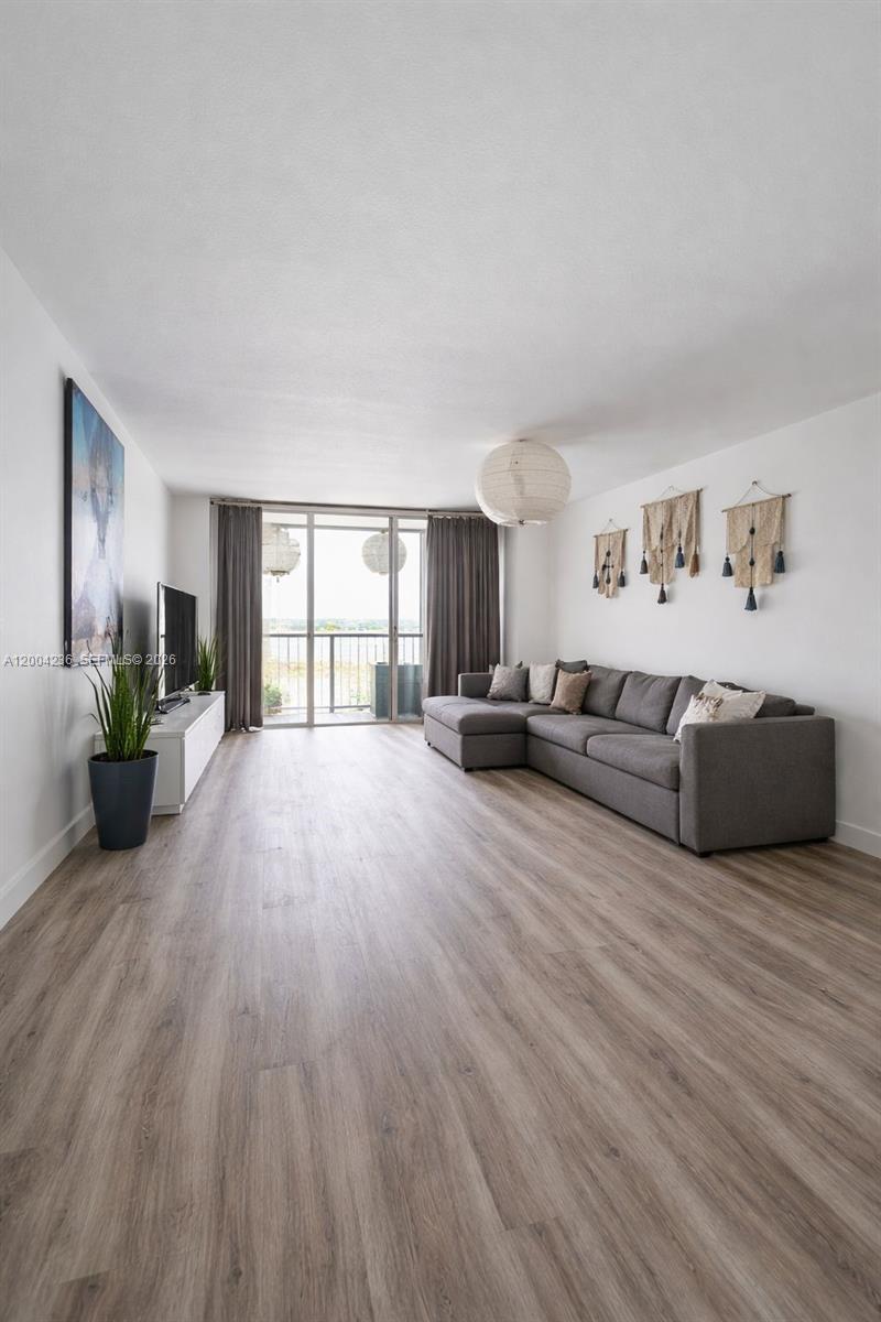 ROYAL BAHAMIAN EAST CONDO - Residential Lease