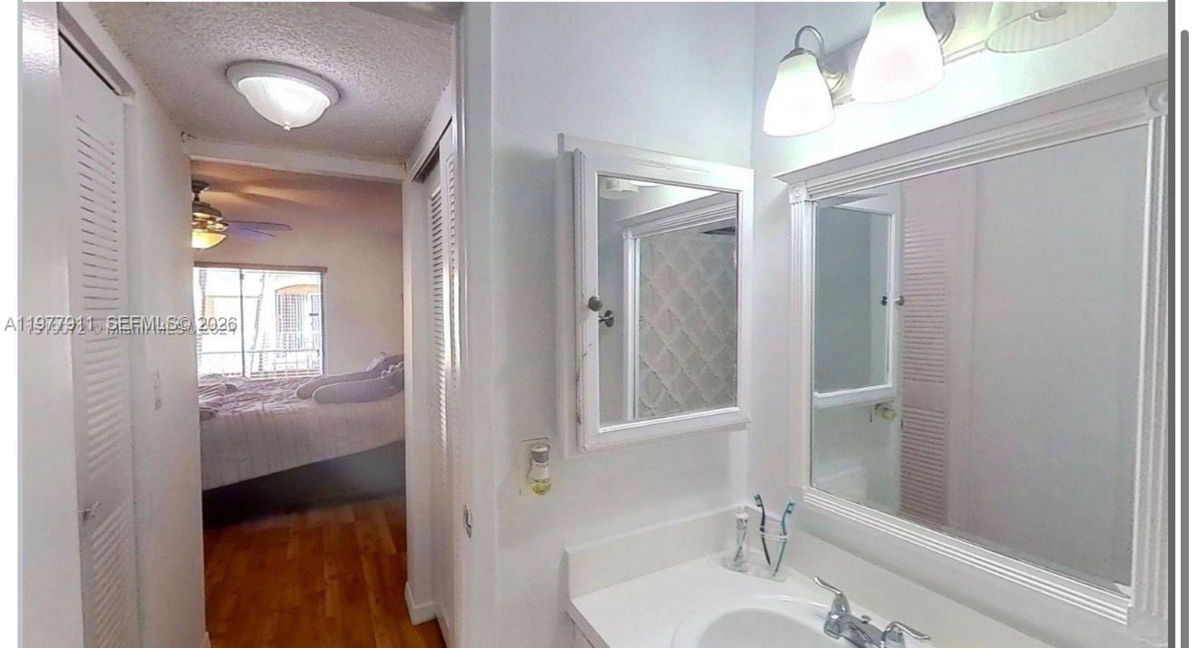 VENETIAN GARDENS AT COUNT - Residential