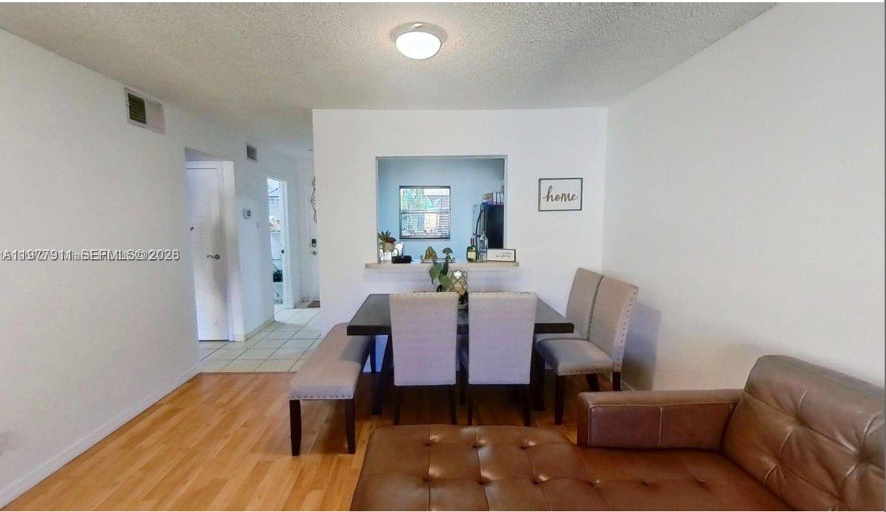 VENETIAN GARDENS AT COUNT - Residential