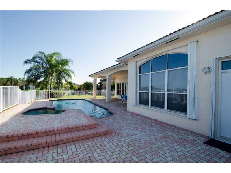 REPLAT OF COUNTRY LAKES S - Residential