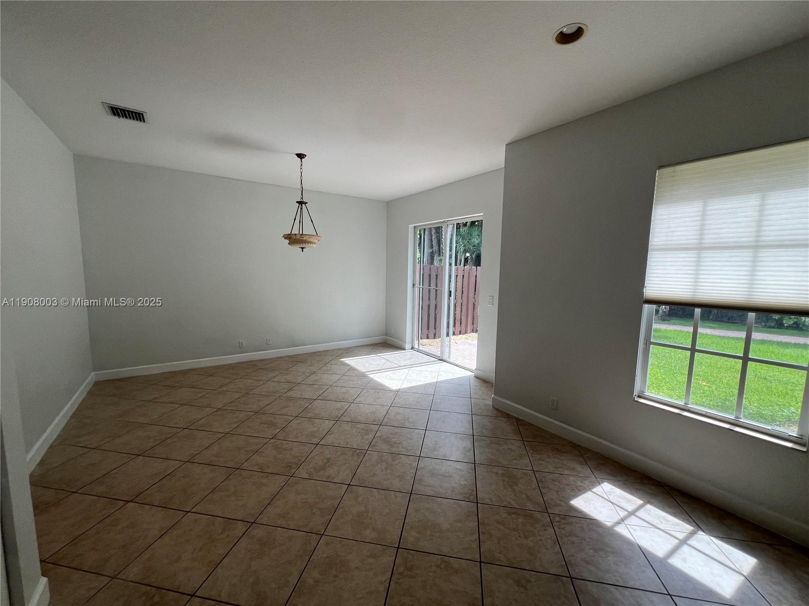 VENTURA GREENS AT EMERALD - Residential Lease