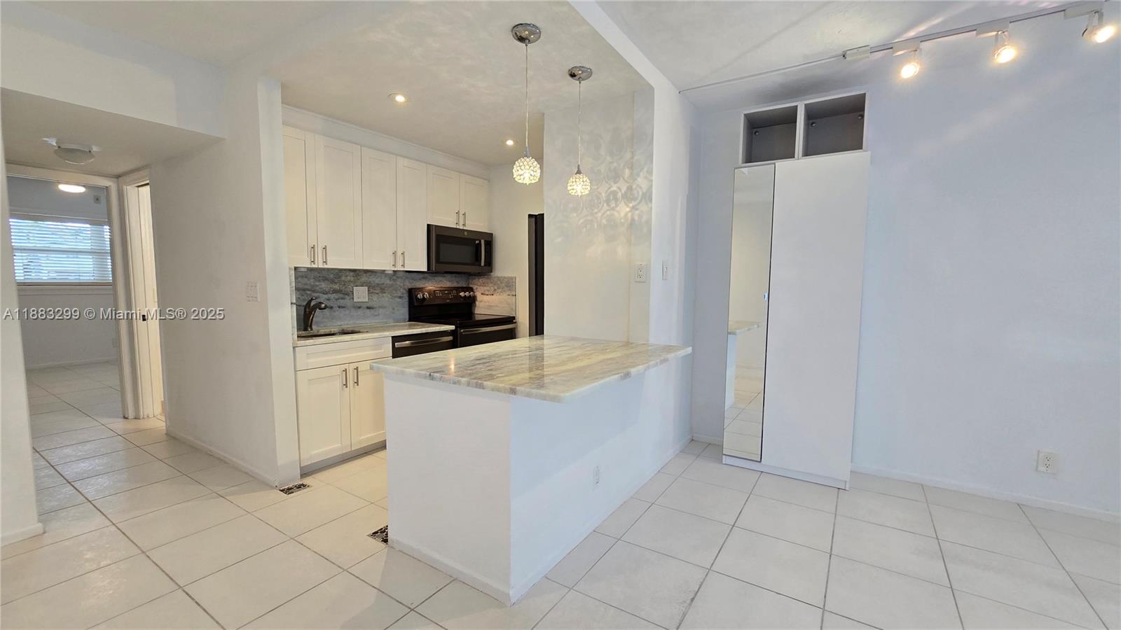 ENVOY NORTH CONDO - Residential Lease