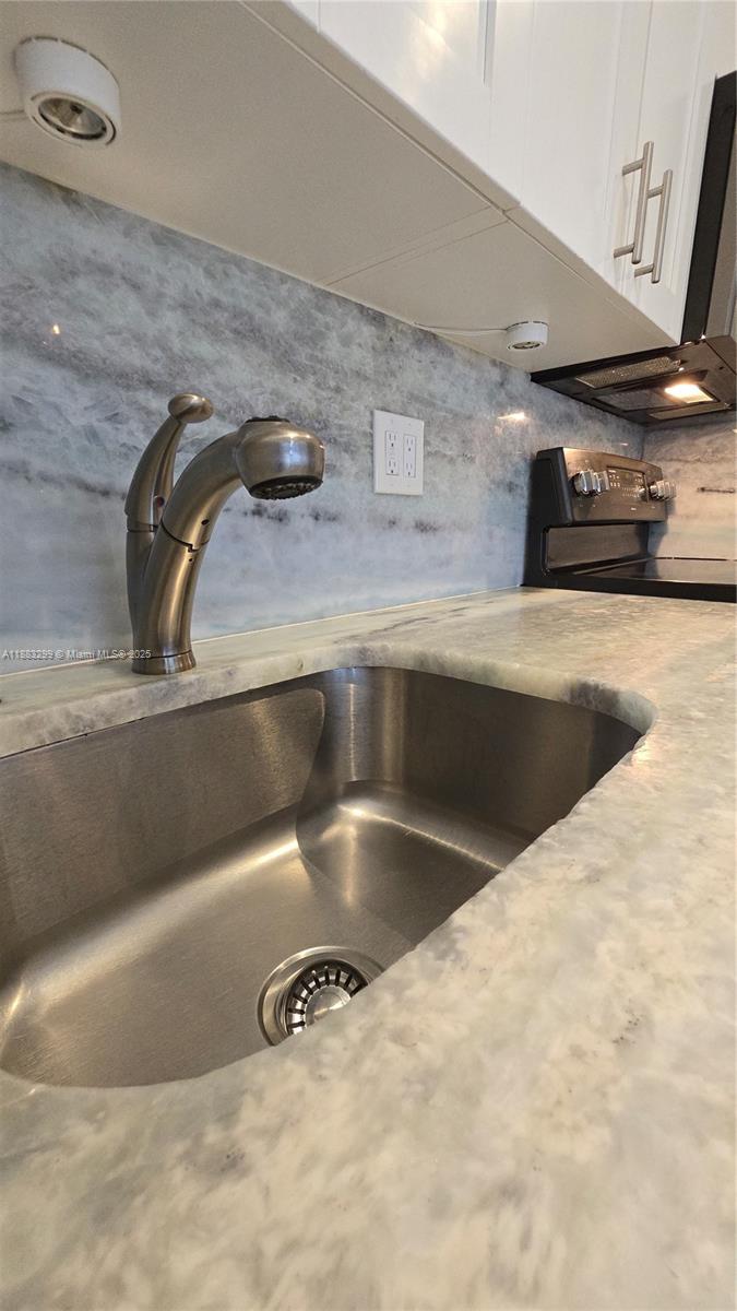 ENVOY NORTH CONDO - Residential Lease