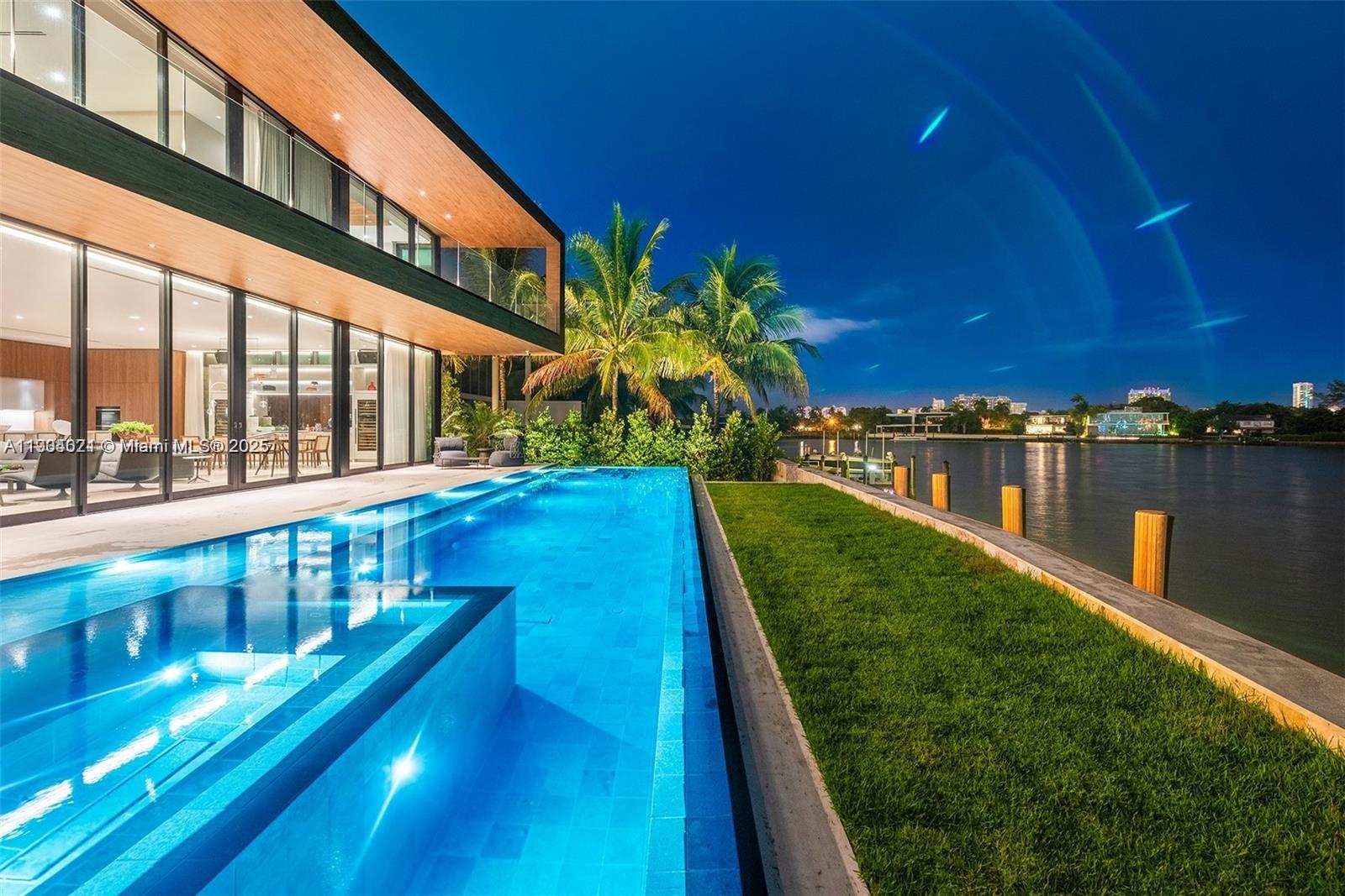 15 E San Marino Dr 15