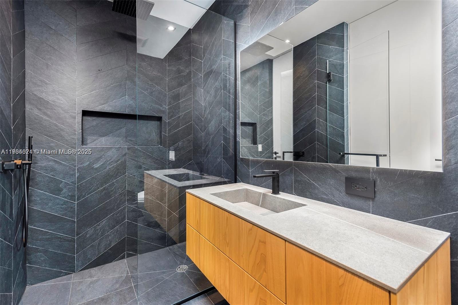 SAN MARINO ISLAND - Residential Lease