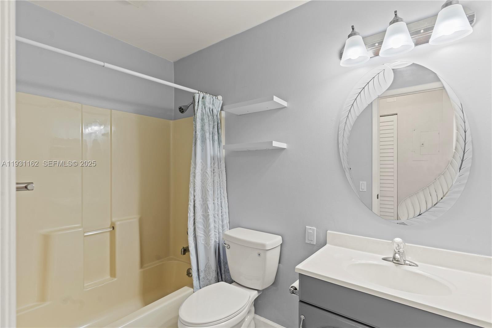 BRIAR BAY TOWNHOUSE ESTAT - Residential Lease