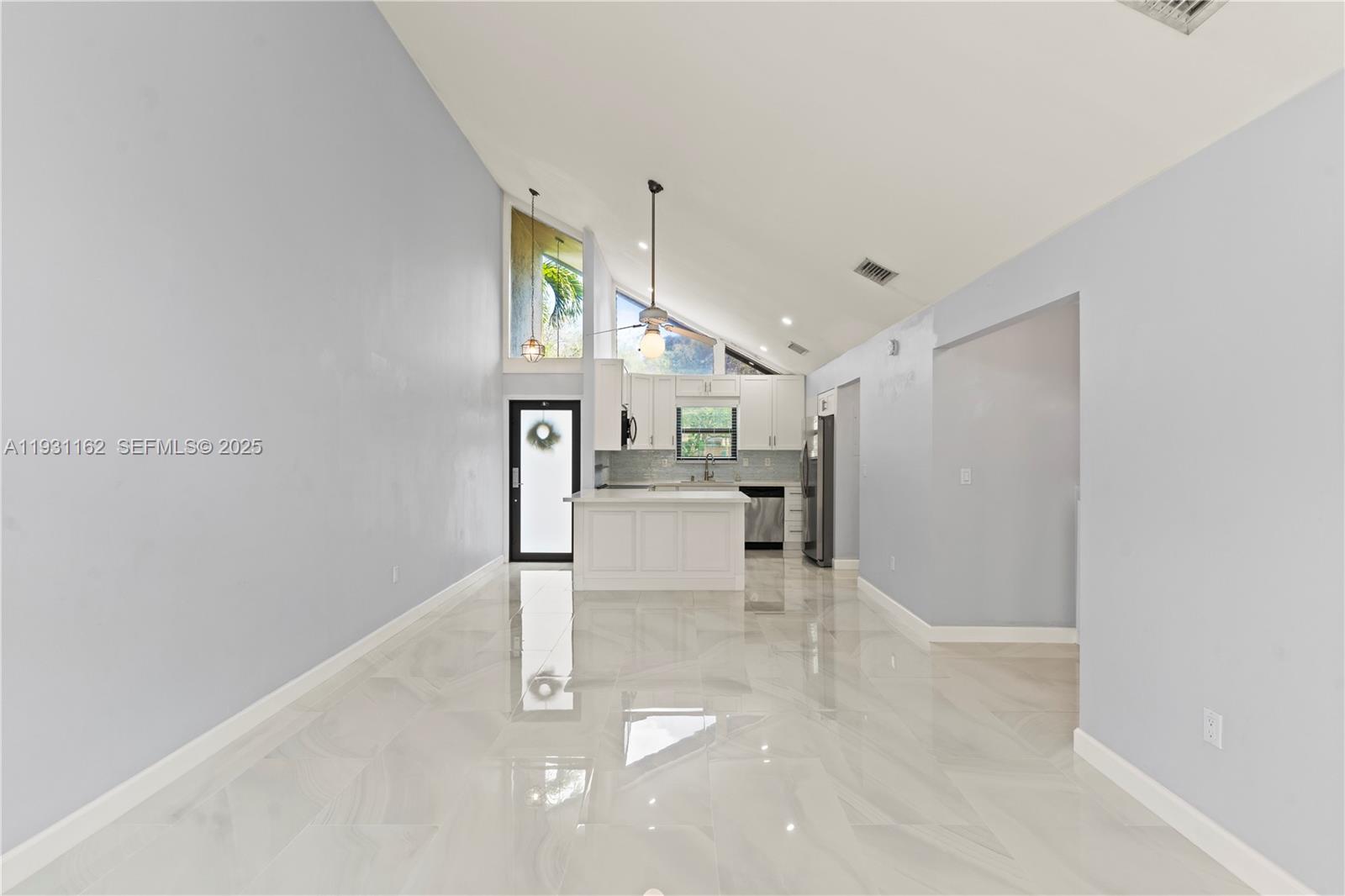 BRIAR BAY TOWNHOUSE ESTAT - Residential Lease