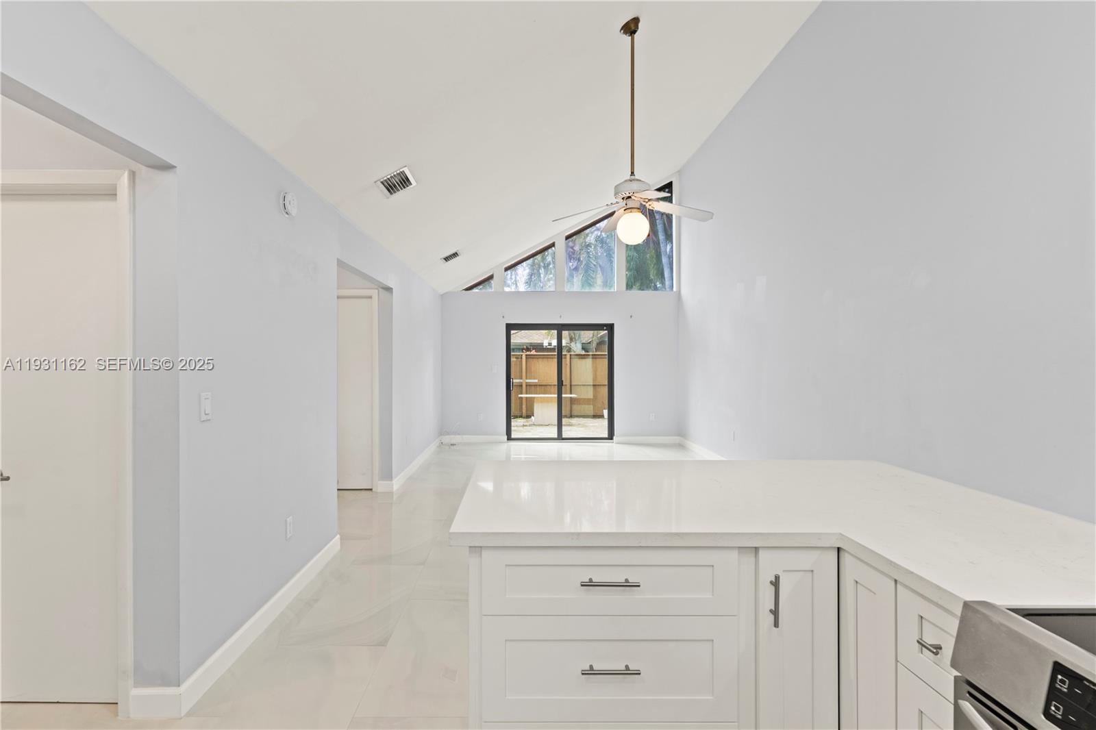 BRIAR BAY TOWNHOUSE ESTAT - Residential Lease