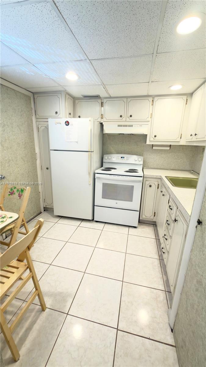 BISC LAKE GARDENS NO 2 BL - Residential Lease