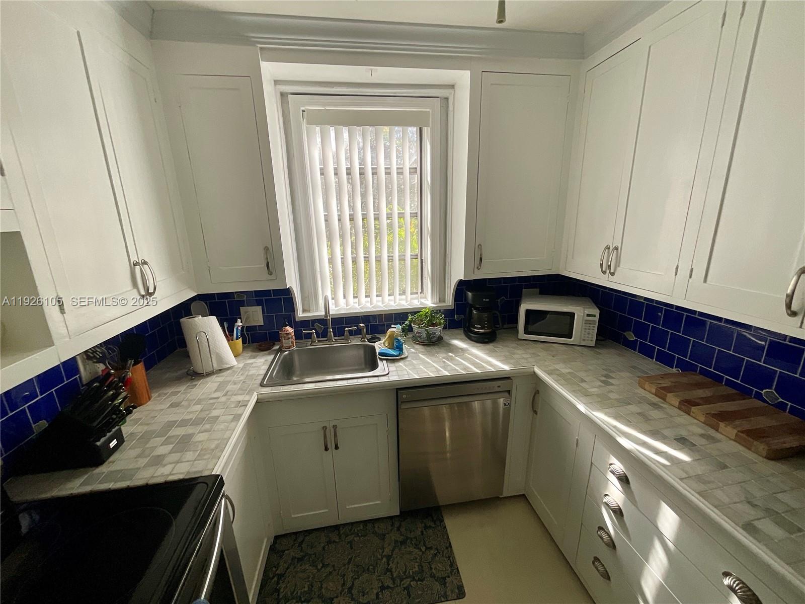 VICTORIA PARK CORR AMEN P - Residential Lease