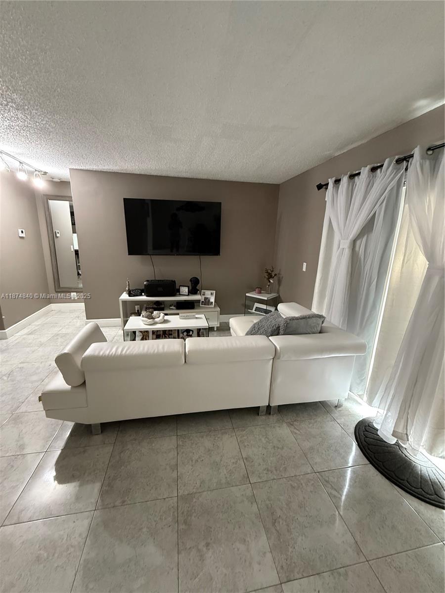 WINDMILL LAKES V CONDO - Residential Lease