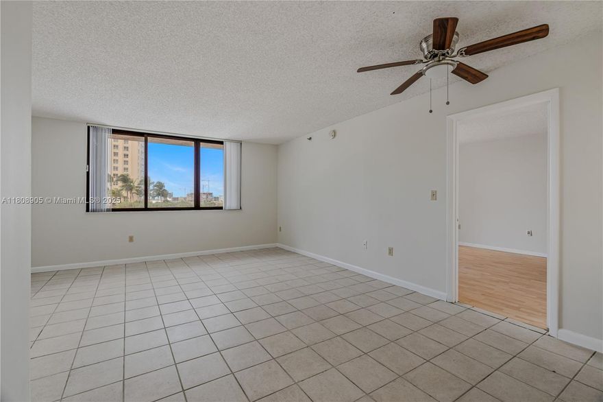 fantastic location!!! immaculate unit with great city and water views. enjoy all amenities - pool, gym, sauna, tennis, convenience store, valet parking and more. few minutes from great food and shopping.