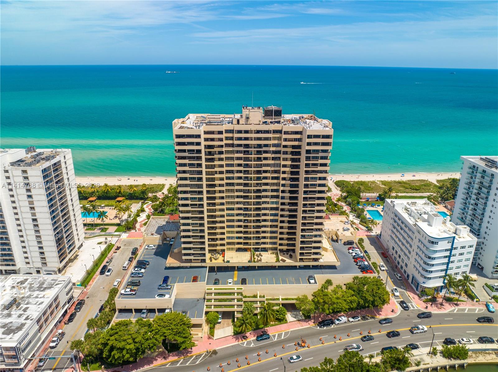 Collins Ave and 25th Street, Oceanfront Bldg. with panoramic views of the Miami Skyline, Biscayne Bay, the Creek and Ocean . Spacious Open balcony.. This unit is move in ready, offering 1 bedrooms, 1.5 baths., freshly painted, Assigned parking. Amenities includes valet parking, gym, sauna, 24hrs security, lobby attendant,
social rooms, heated pool & deli in premises. Perfect location, Boardwalk behind Bldg. walk to Lincoln Road, Faena District, Famous Restaurants, Shopping, great night life, all steps away.