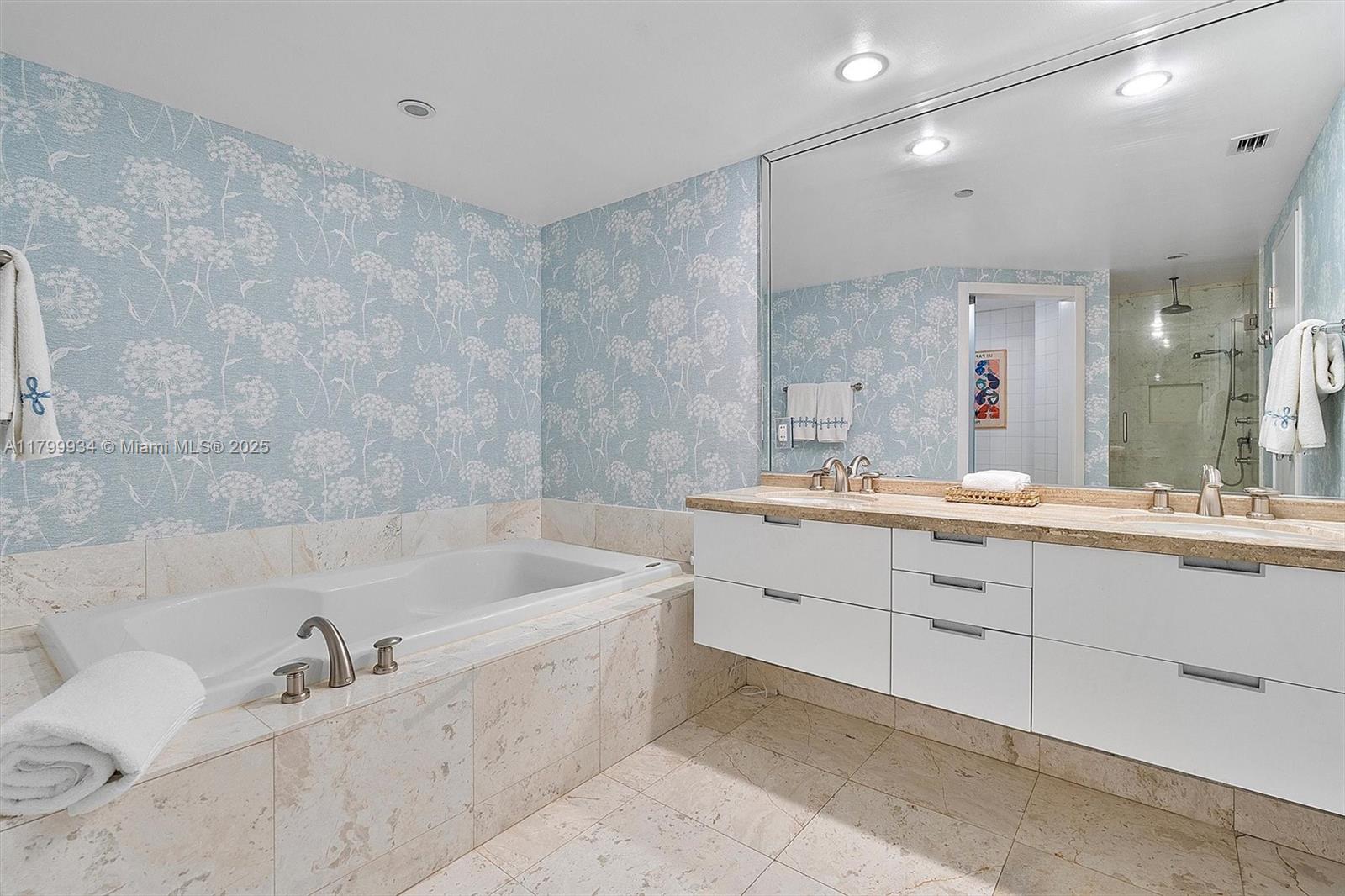AZURE CONDO - Residential