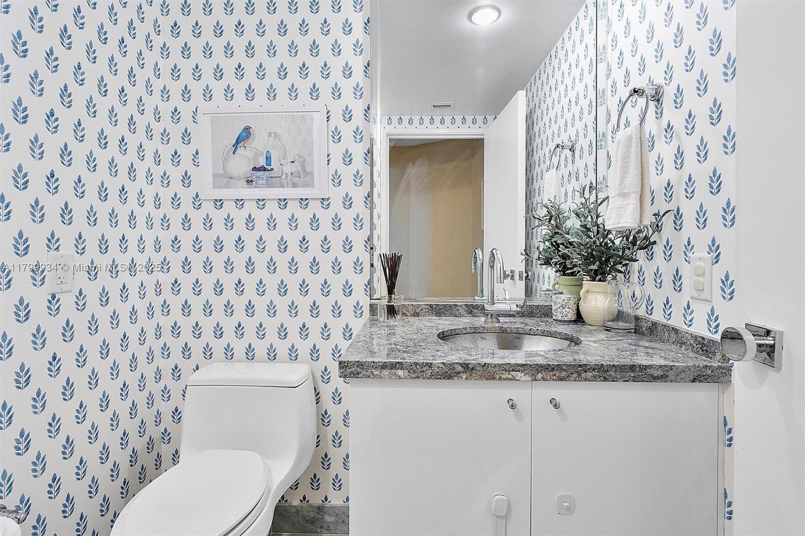 AZURE CONDO - Residential