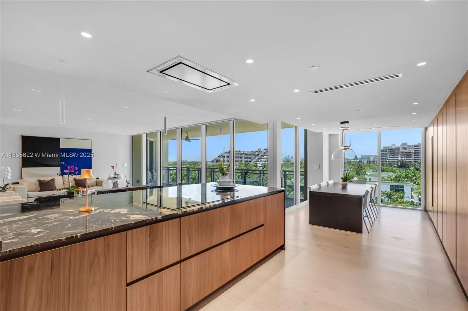 Key Biscayne, Florida 33149, United States, 3 Bedrooms Bedrooms, ,5 BathroomsBathrooms,Residential,Active,165782